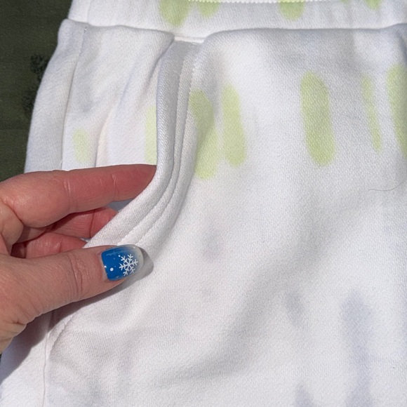 Peloton Chic Tie Dye Sweat Shorts — XXL - Picture 4 of 9